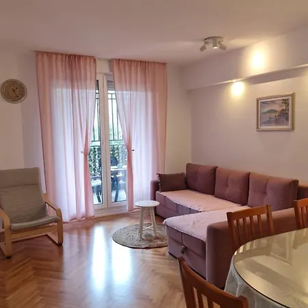 Apartment Aria