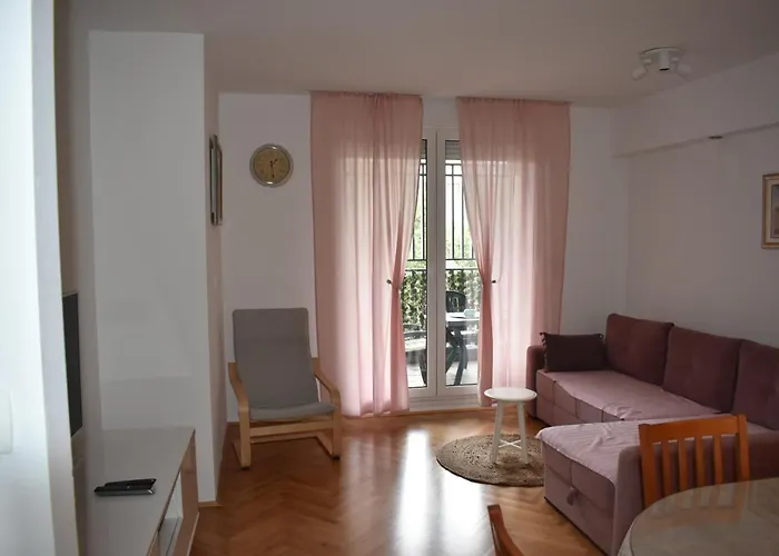 Aria Apartman